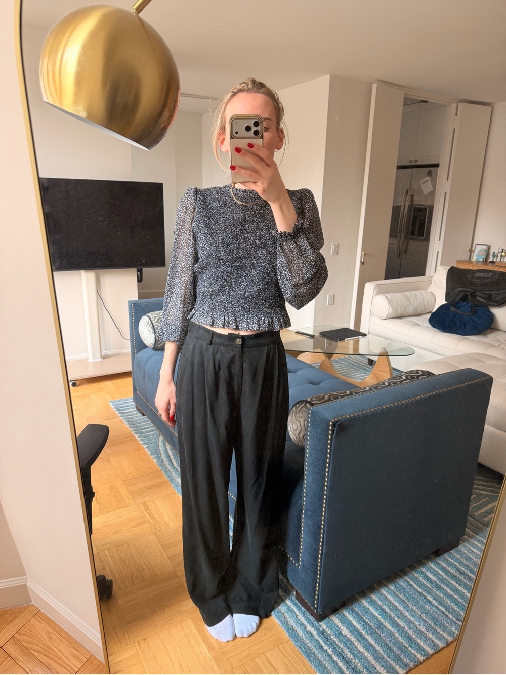Aritzia Tempest Blouse Size Medium